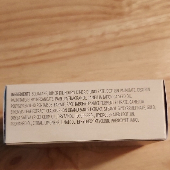 Tatcha Camellia Gold Lip Balm - Picture 4 of 10